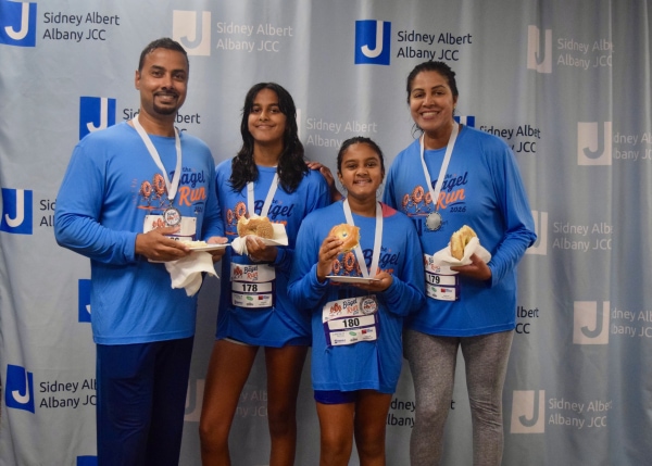 bagel_run_family_pic-0001.JPG